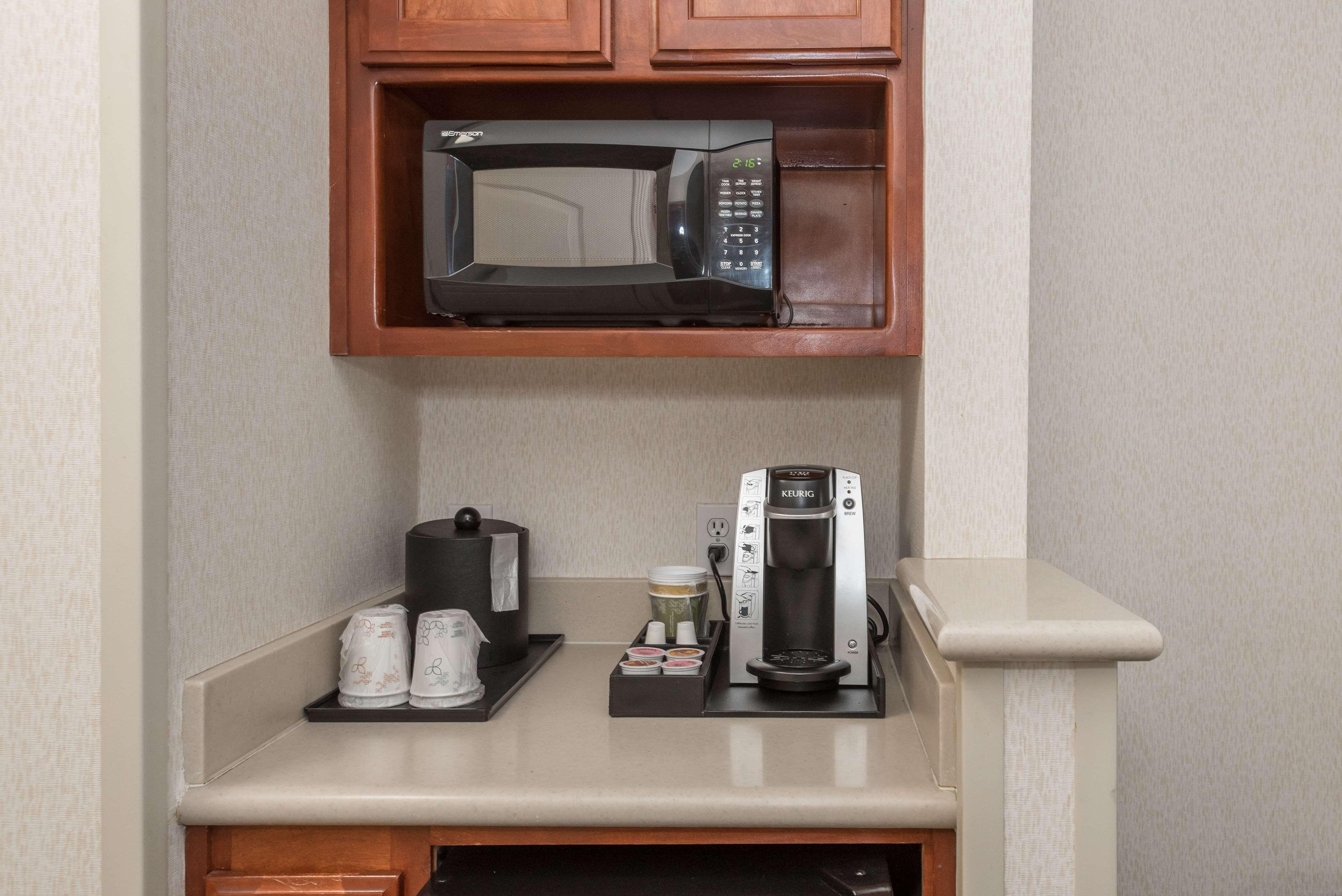 Hilton Garden Inn Portland Airport Extérieur photo