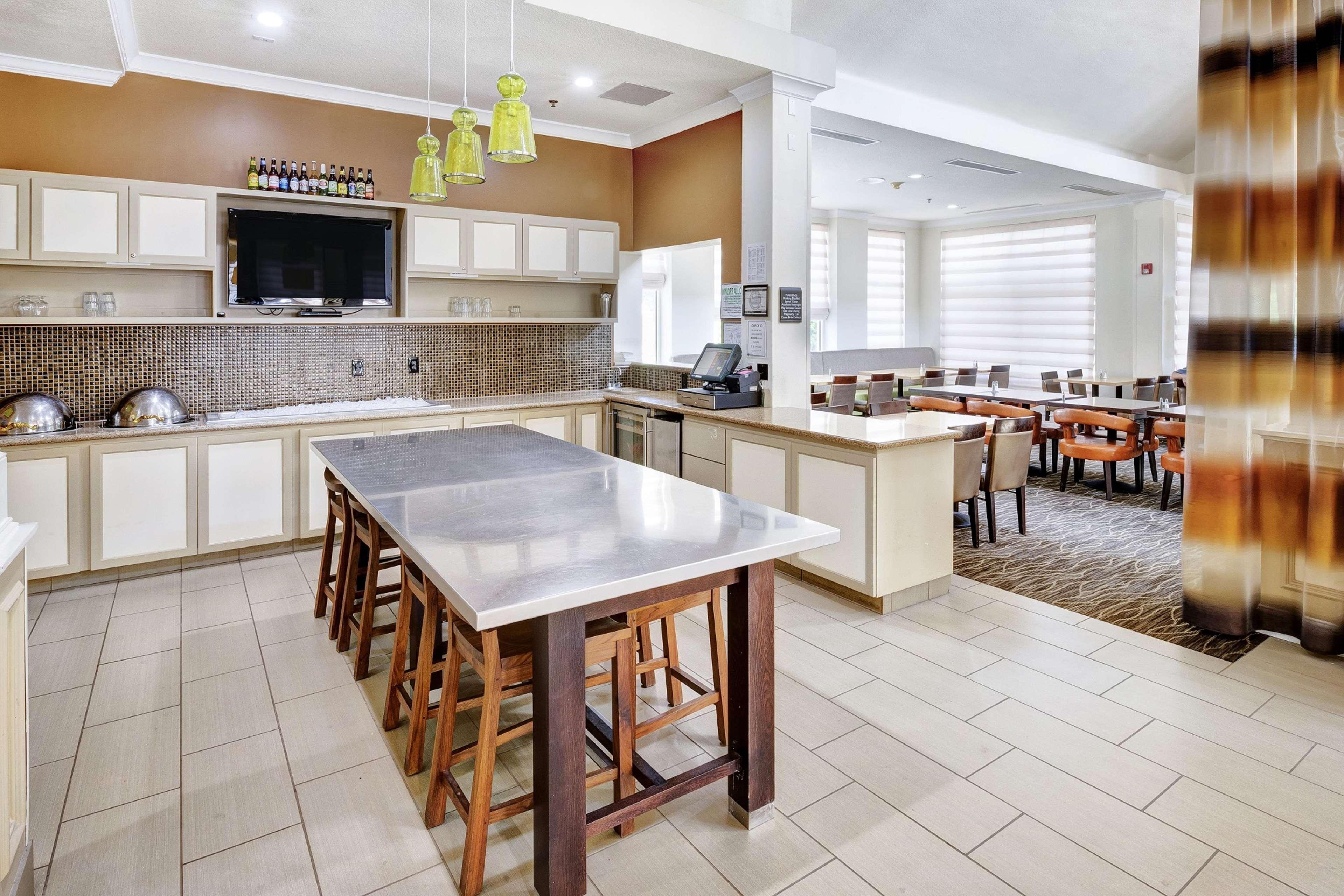 Hilton Garden Inn Portland Airport Extérieur photo